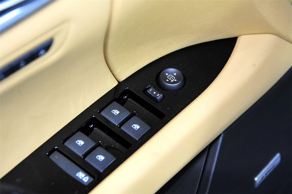 2013款凯迪拉克XTS 28T领先型