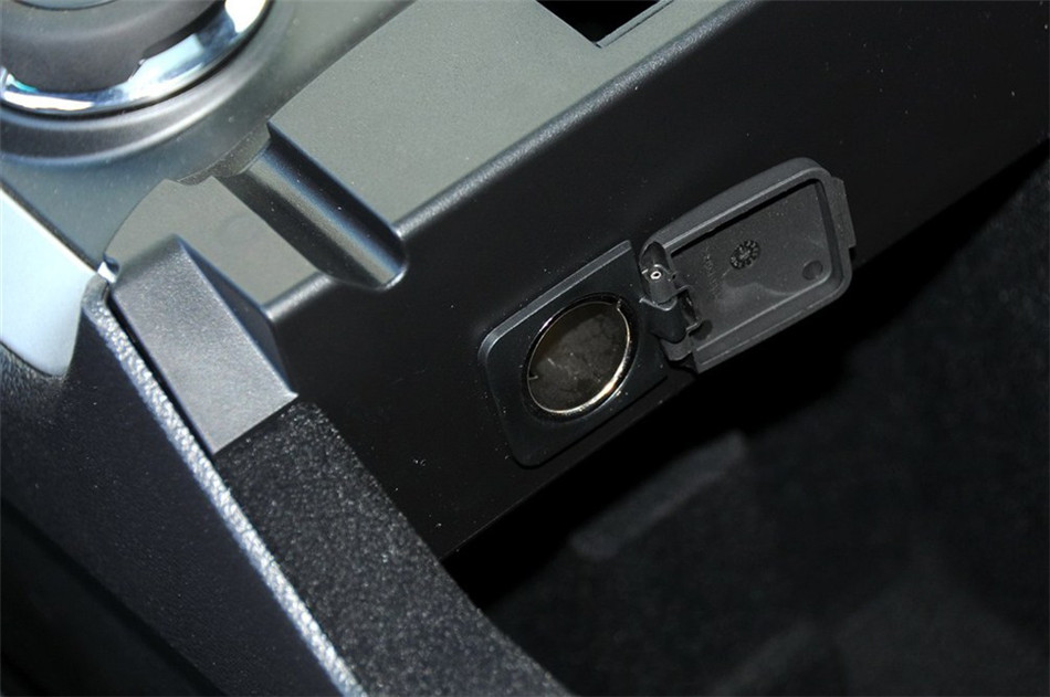 2013款 3.5L AT 尊享型 座椅空间