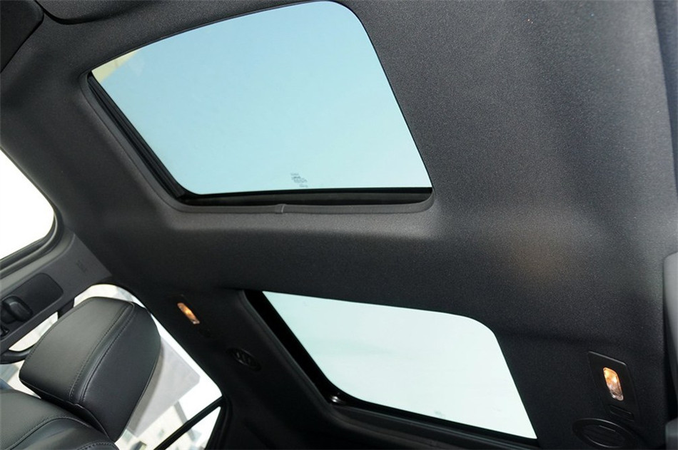 2013款 3.5L AT 尊享型 座椅空间