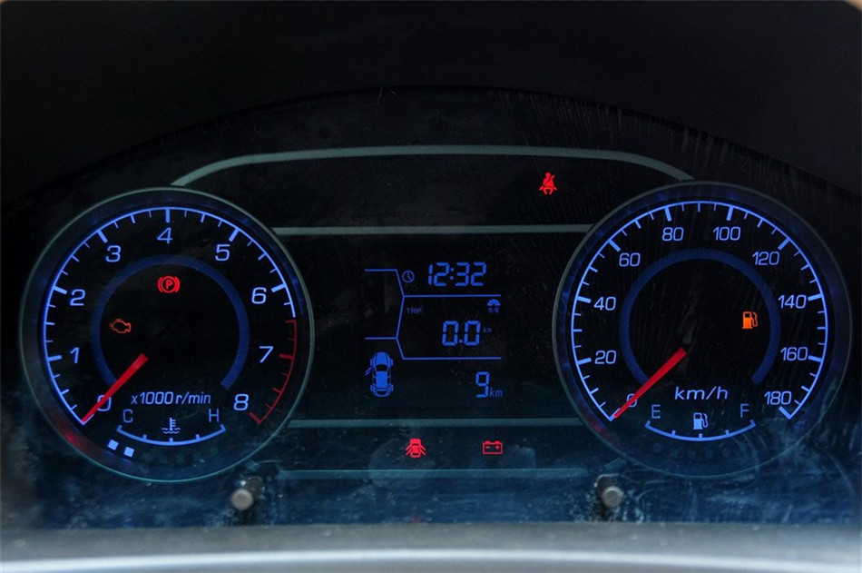 2013款 1.3L MT都市型