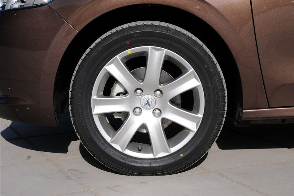 2014款 1.6L 自动尊贵版 细节