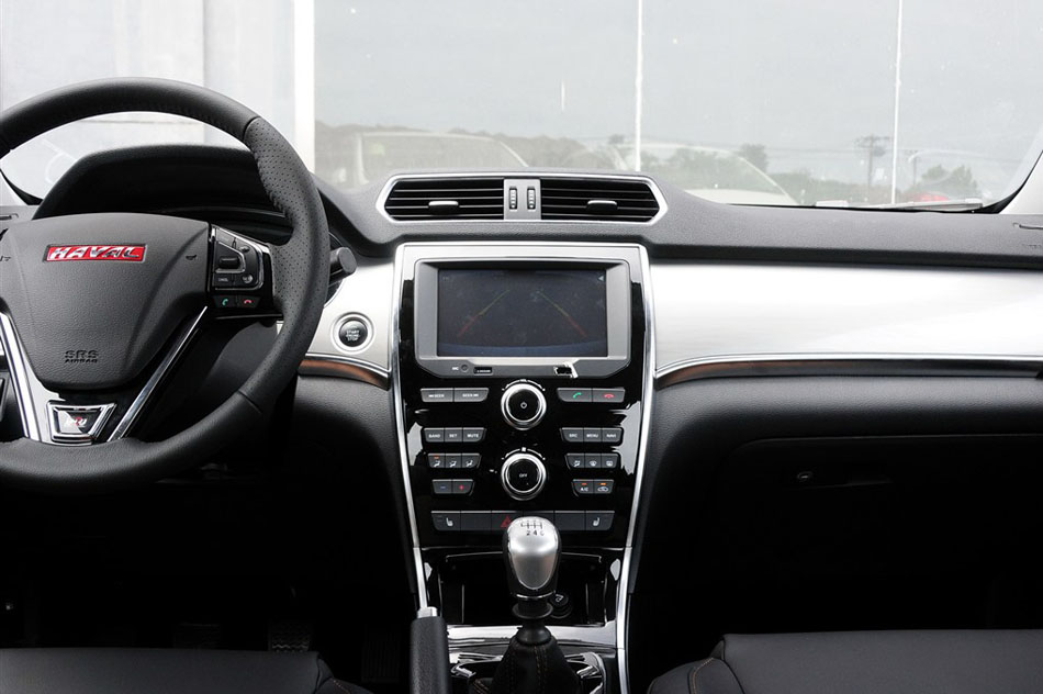 2014款 1.5T 手动两驱精英版 内饰