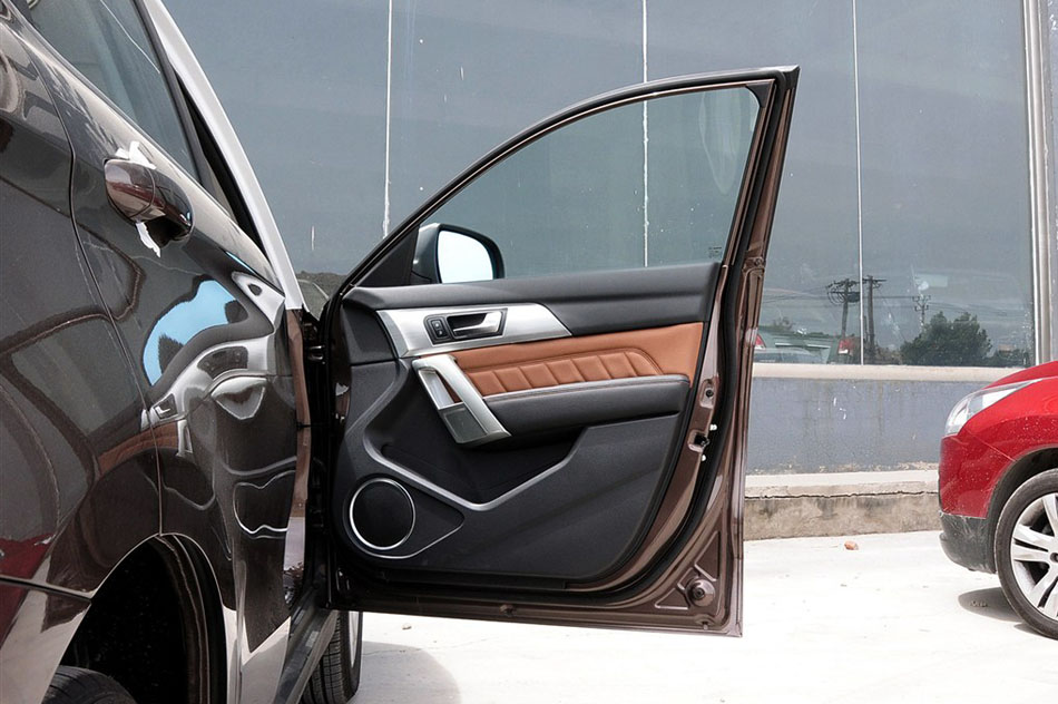 2014款 1.5T 手动两驱精英版 座椅空间