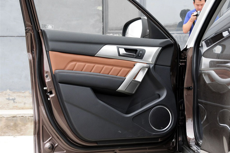 2014款 1.5T 手动两驱精英版 座椅空间