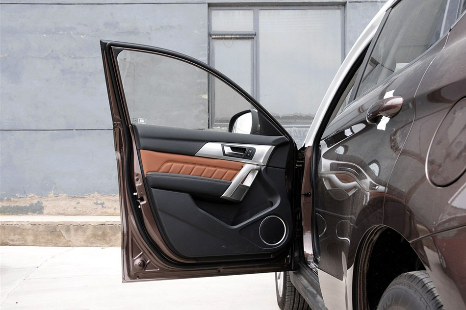 2014款 1.5T 手动两驱精英版 座椅空间