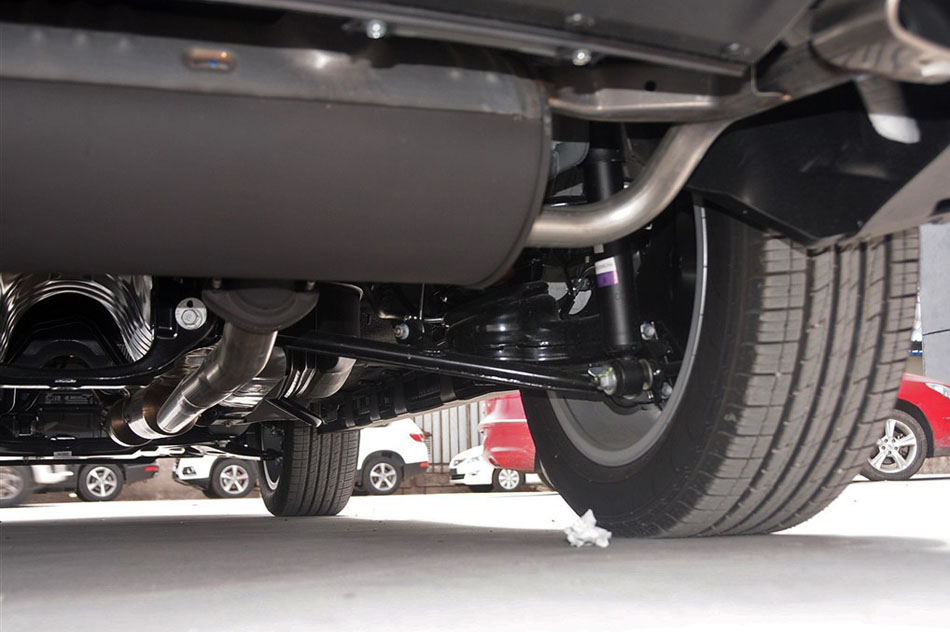 2014款 1.5T 手动两驱精英版 引擎底盘