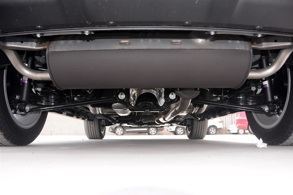 2014款 1.5T 手动两驱精英版 引擎底盘