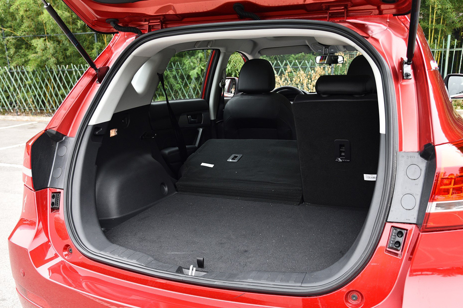 创享版 红标 1.5T 双离合两驱智尚型 座椅空间