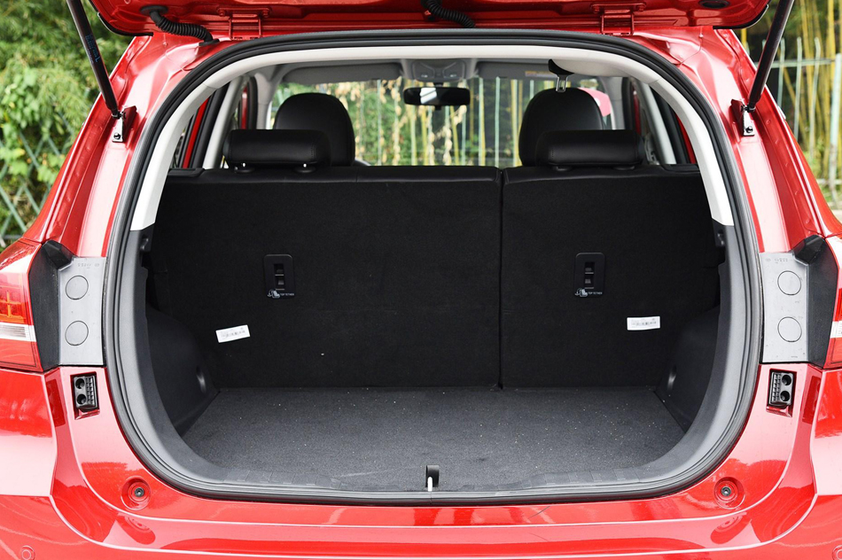 创享版 红标 1.5T 双离合两驱智尚型 座椅空间