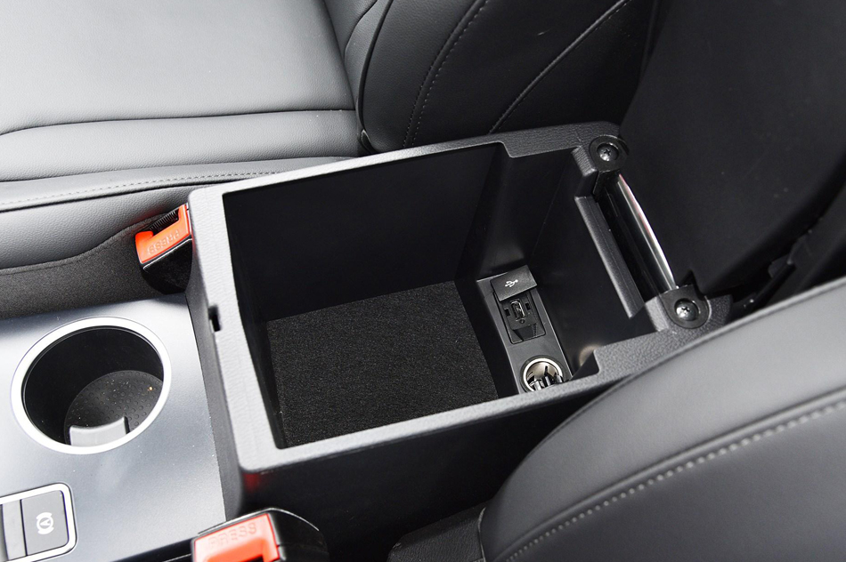 创享版 红标 1.5T 双离合两驱智尚型 座椅空间