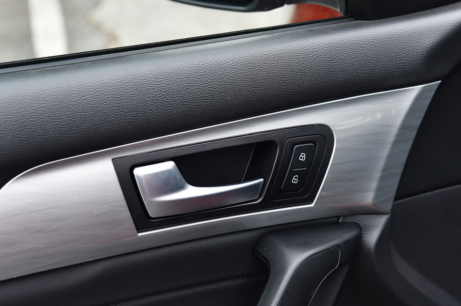 创享版 红标 1.5T 双离合两驱智尚型 座椅空间