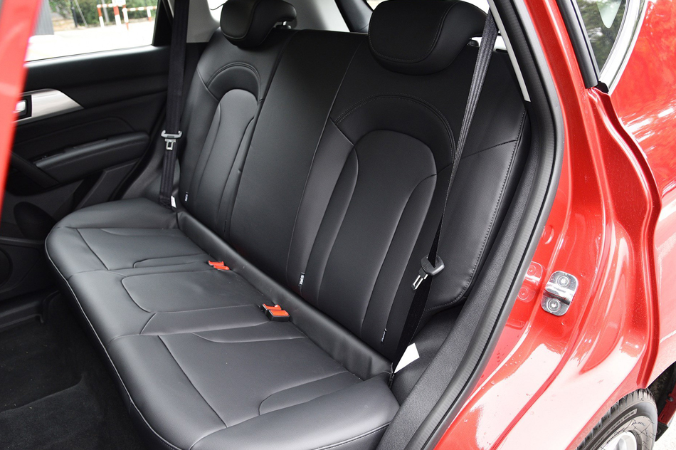 创享版 红标 1.5T 双离合两驱智尚型 座椅空间