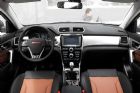 2014款 1.5T 手动两驱精英版 内饰