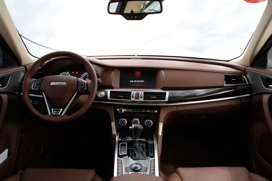 2016款 2.0T 自动两驱豪华型 内饰