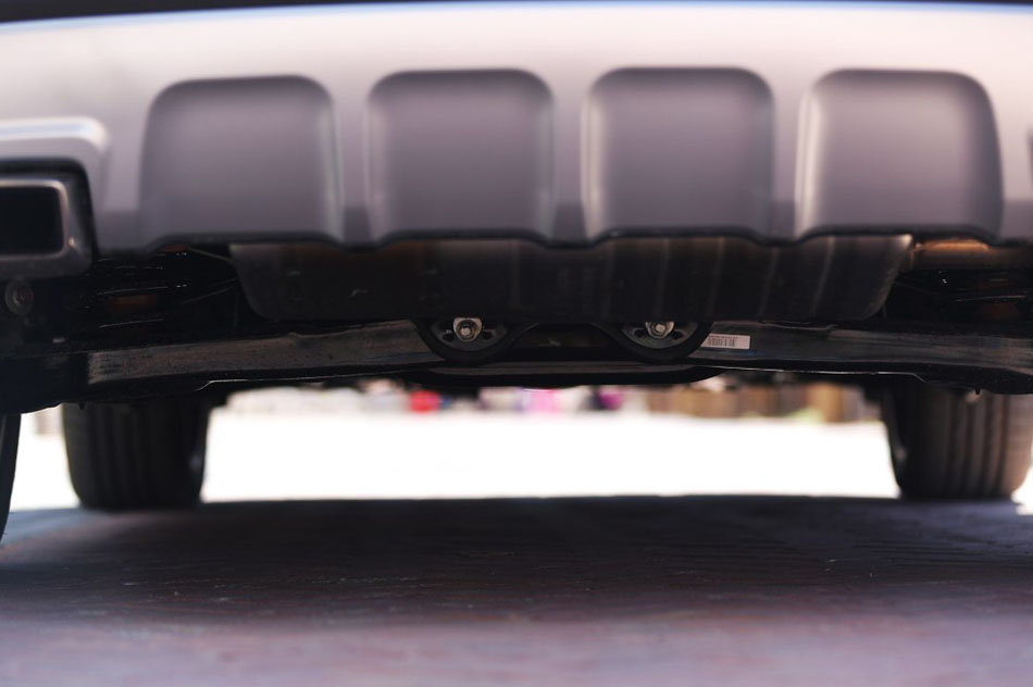 2016款 2.0T 自动两驱豪华型 引擎底盘