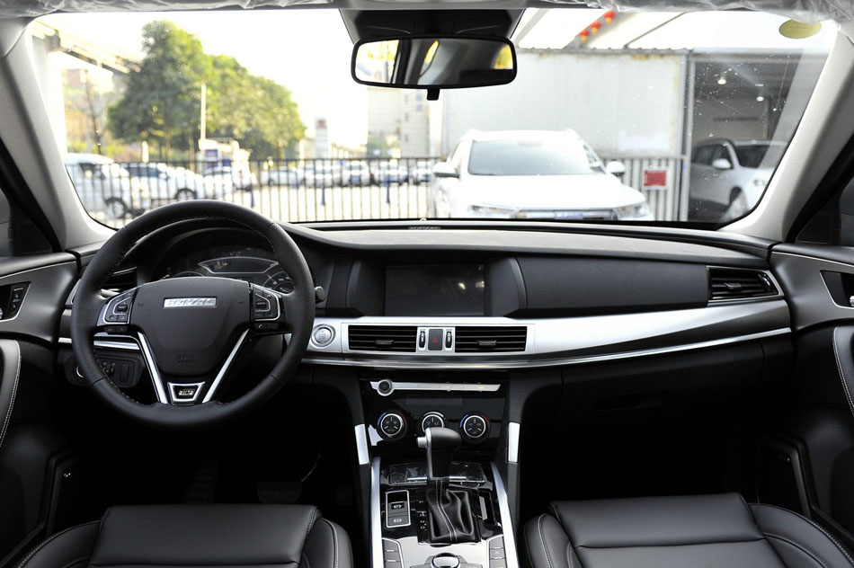 2018款 蓝标H7 2.0T 自动悦享型 内饰