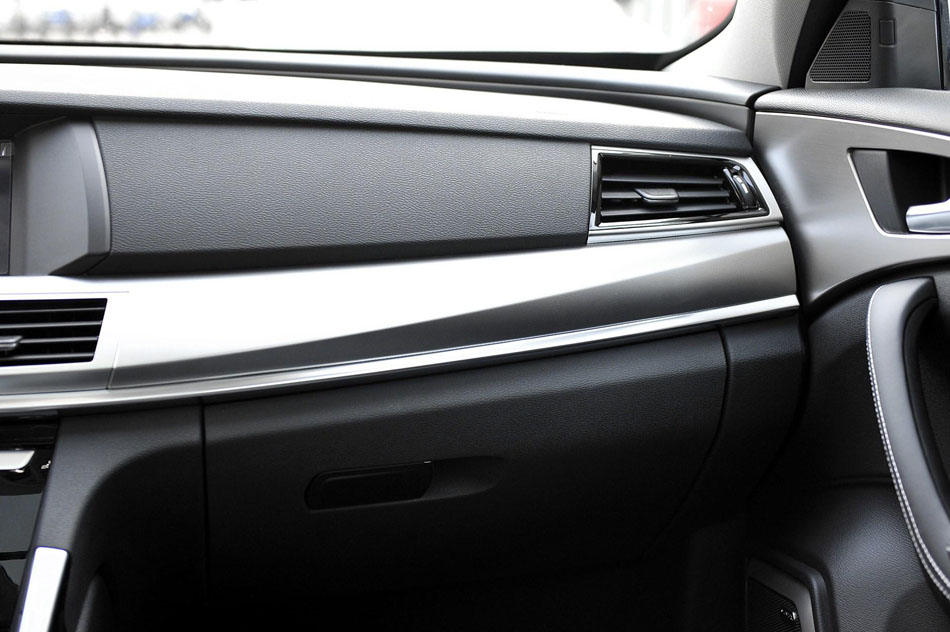 2018款 蓝标H7 2.0T 自动悦享型 内饰