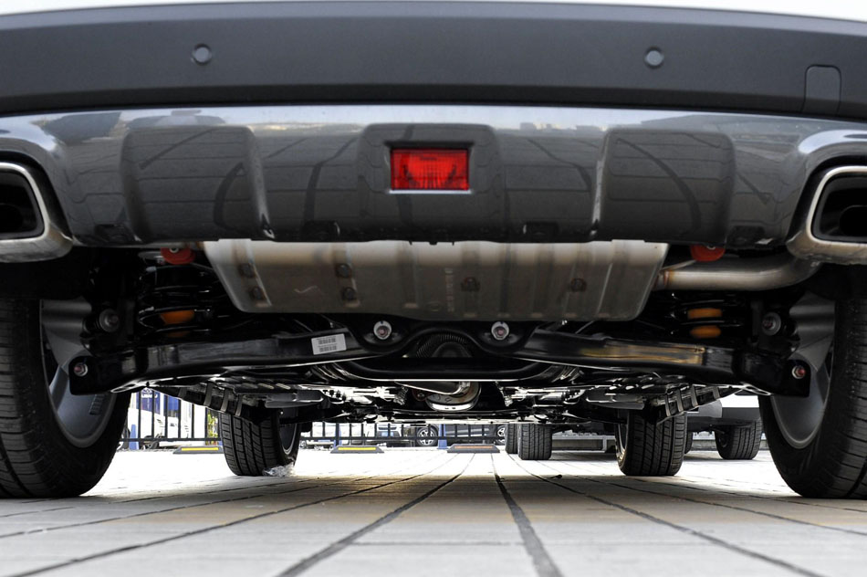 2018款 蓝标H7 2.0T 自动悦享型 引擎底盘