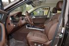 2016款 2.0T 自动两驱豪华型 座椅空间