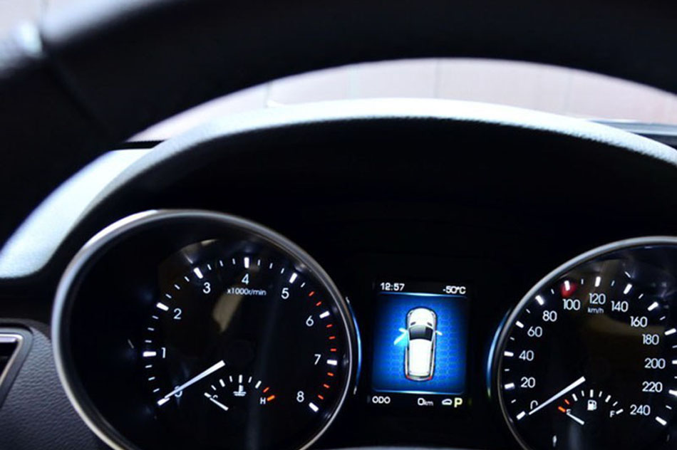 2013款 哈弗H8 基本型 内饰