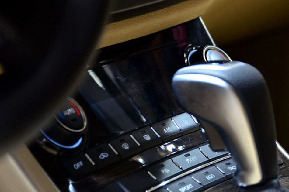 2013款 哈弗H8 基本型 内饰