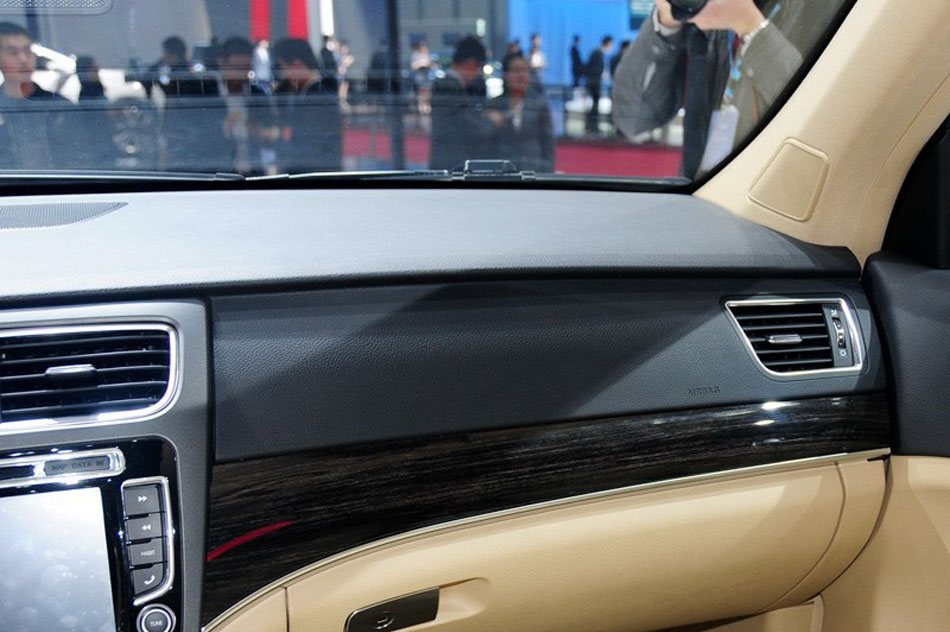 2013款 哈弗H8 基本型 内饰