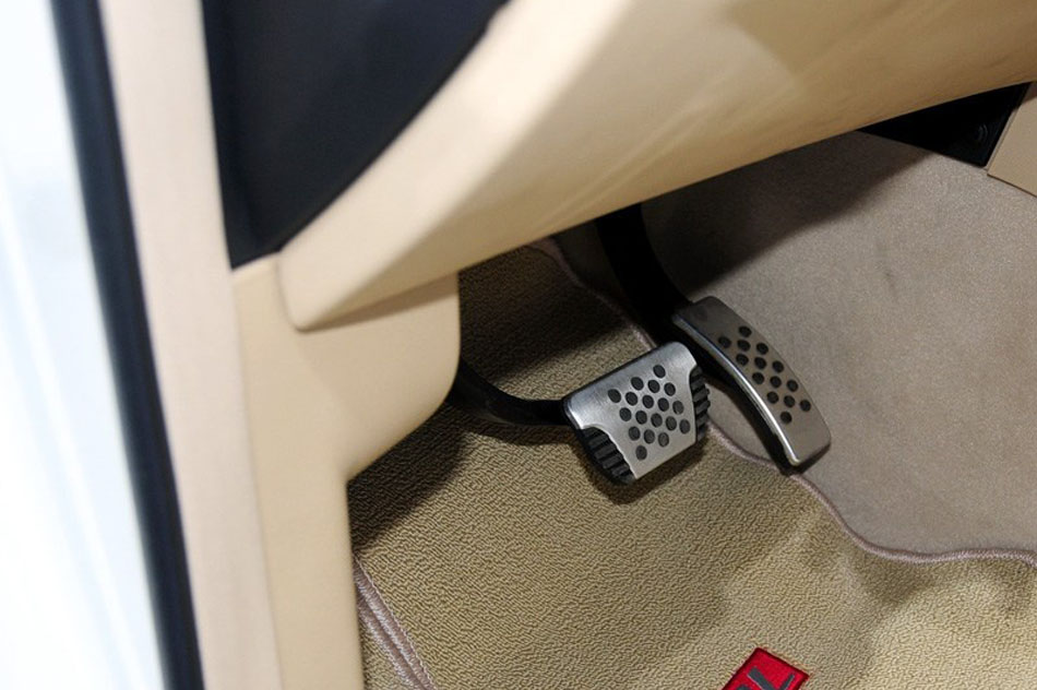 2013款 哈弗H8 基本型 空间