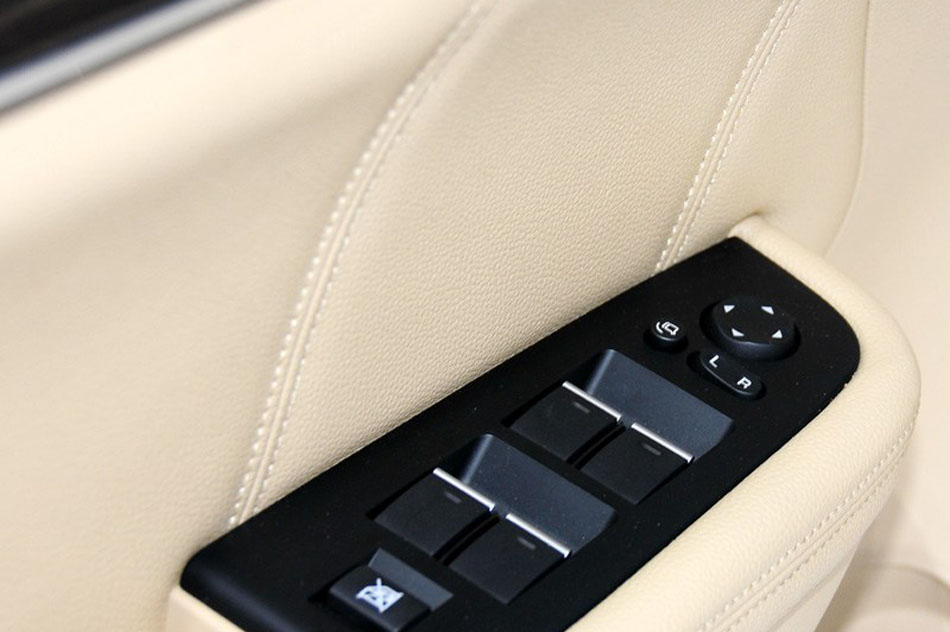 2013款 哈弗H8 基本型 空间