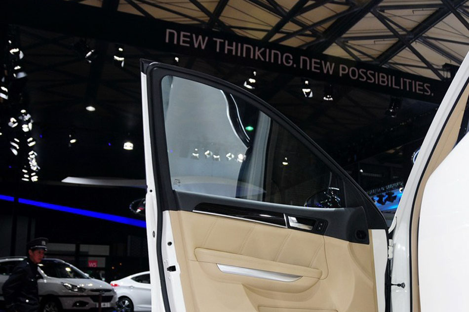 2013款 哈弗H8 基本型 空间