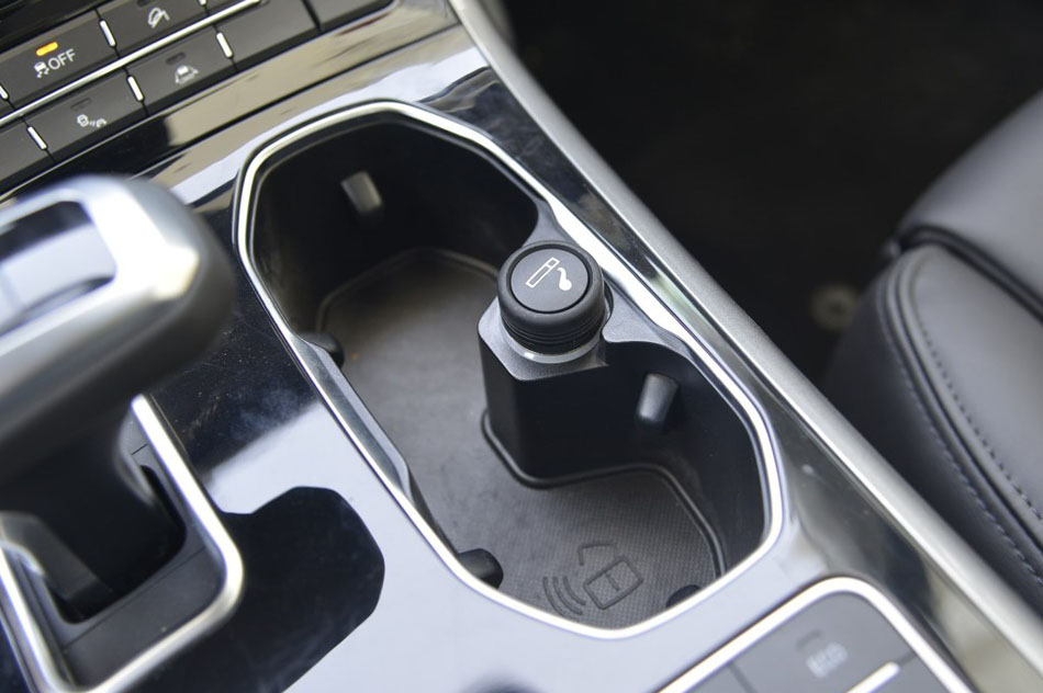 2017款 2.0T 汽油四驱尊享型 内饰