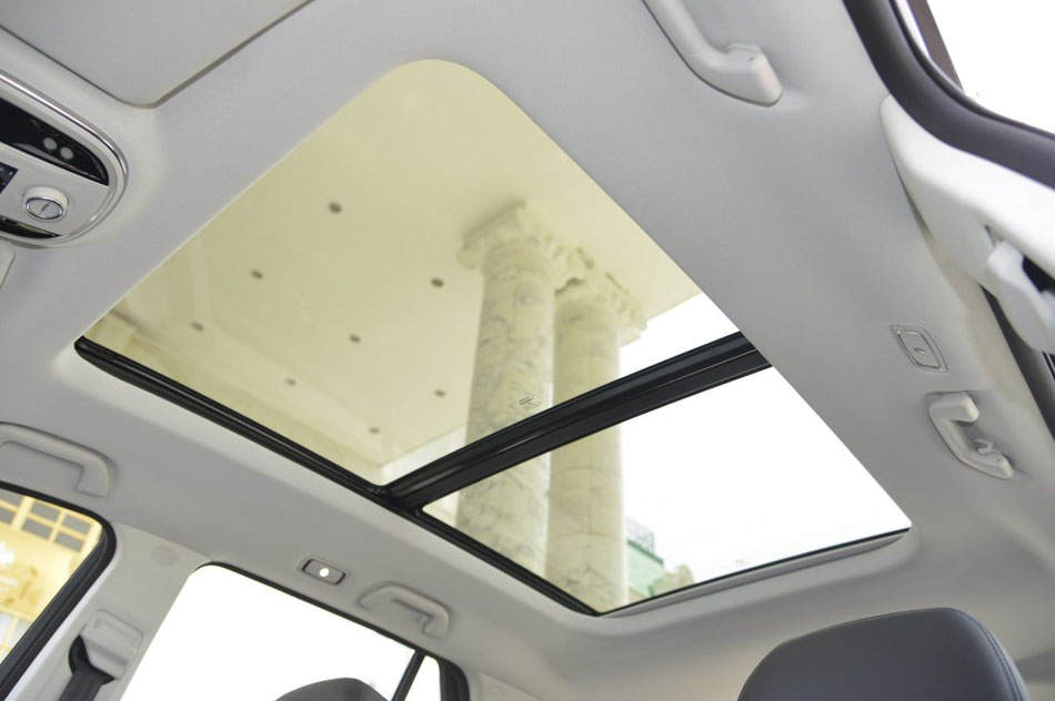 2017款 2.0T 汽油四驱尊享型 座椅空间