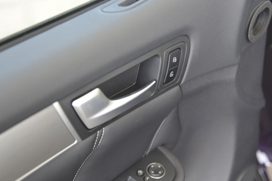 2017款 2.0T 汽油四驱尊享型 座椅空间