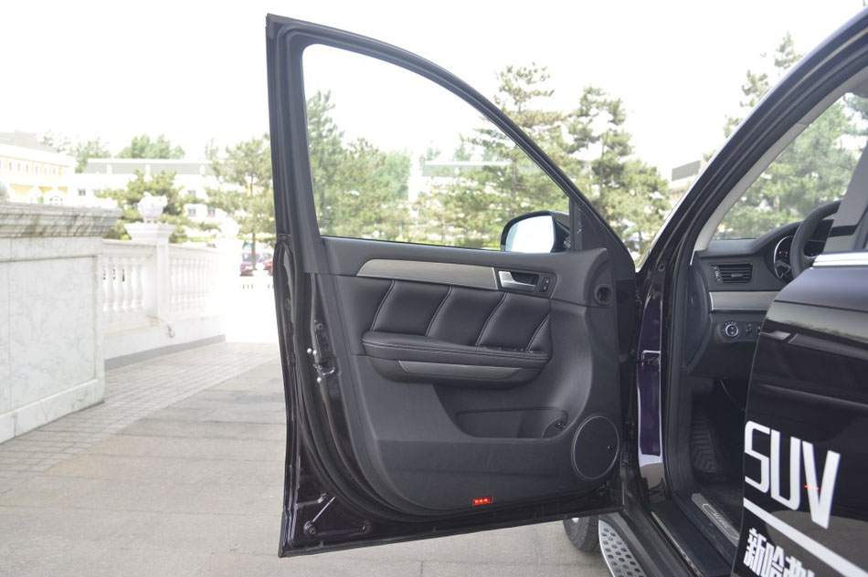 2017款 2.0T 汽油四驱尊享型 座椅空间