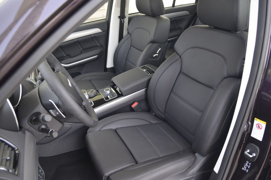 2017款 2.0T 汽油四驱尊享型 座椅空间