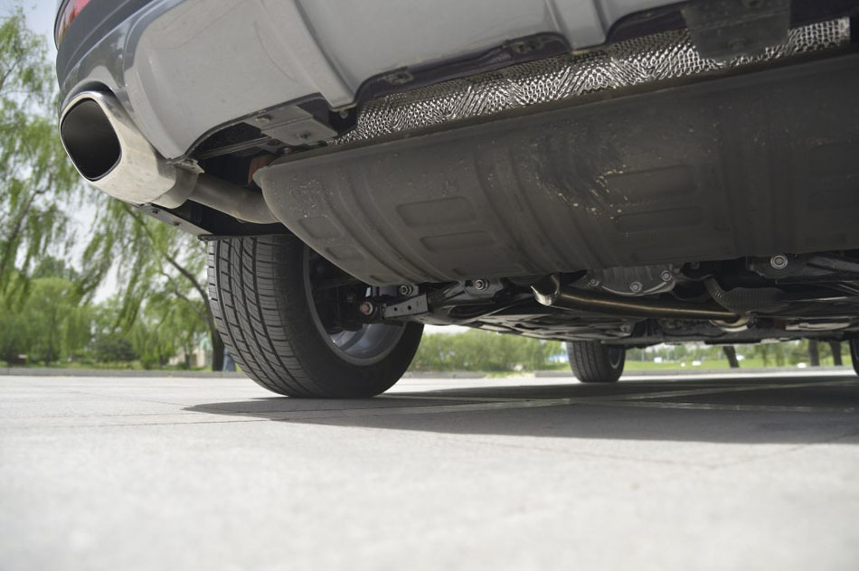 2017款 2.0T 汽油四驱尊享型 引擎地盘