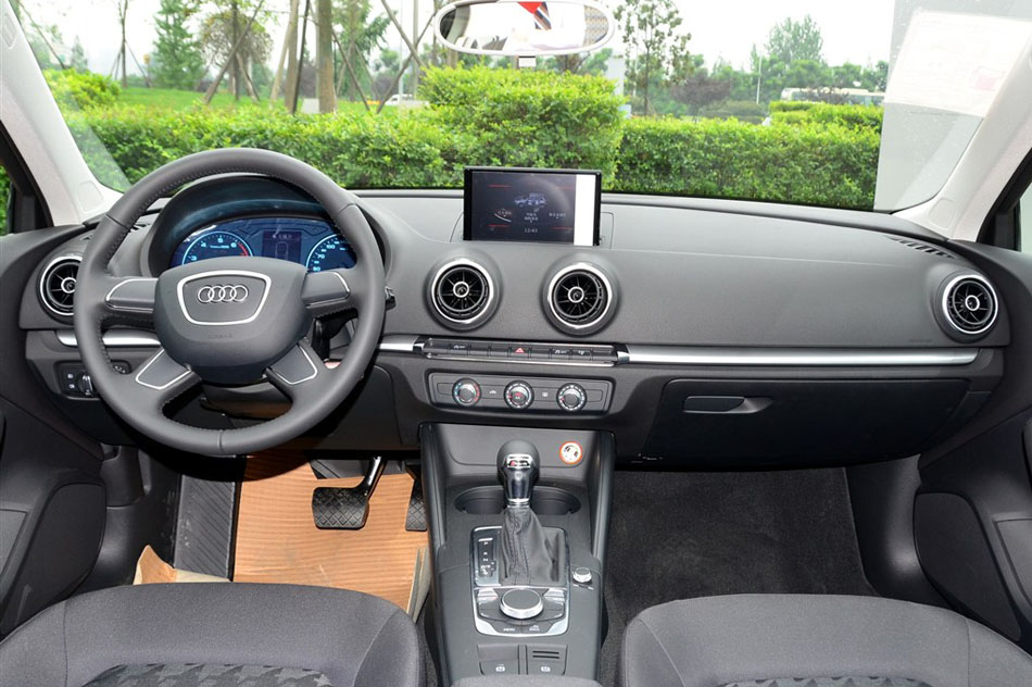 2014款 Sportback 35 TFSI 进取型 内饰