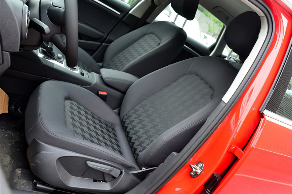 2014款 Sportback 35 TFSI 进取型 座椅空间