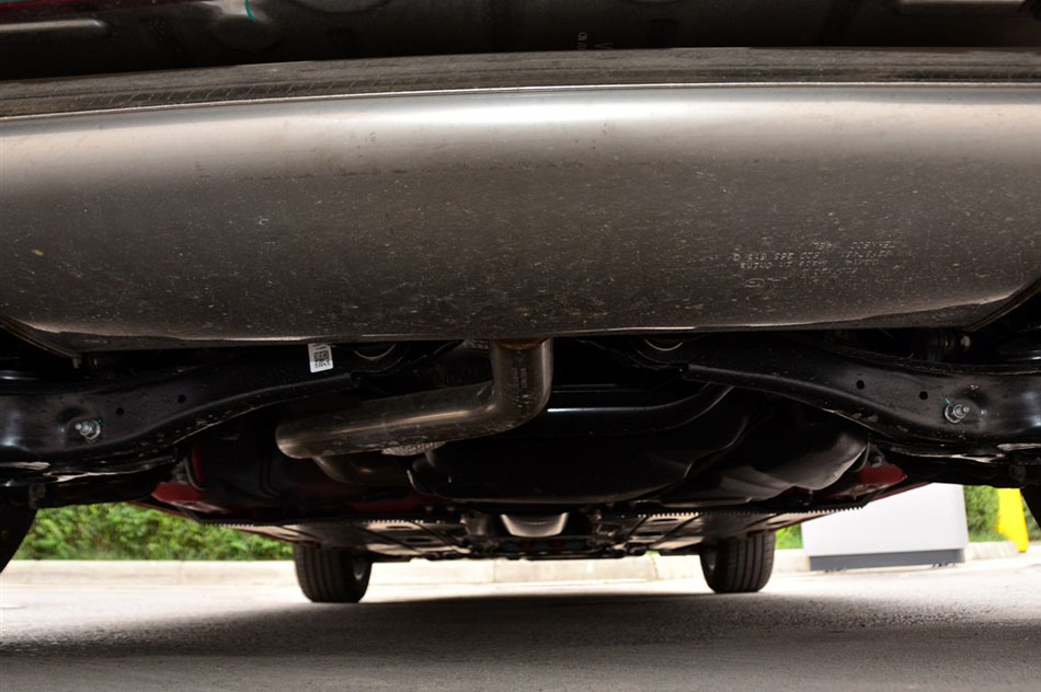 2014款 Sportback 35 TFSI 进取型 引擎底盘