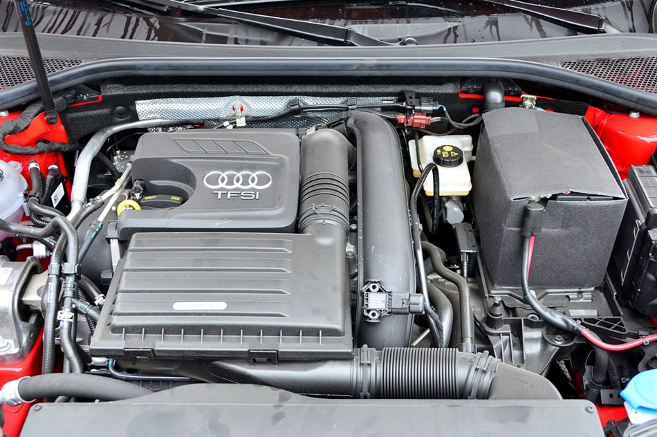 2014款 Sportback 35 TFSI 进取型 引擎底盘