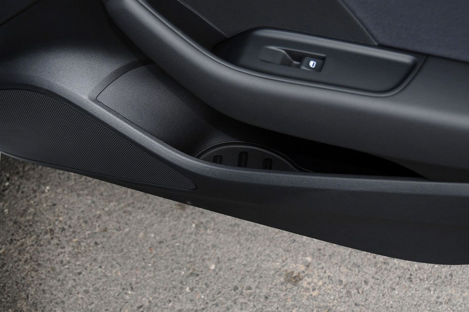 2014款 Limousine 35 TFSI 时尚型 座椅空间