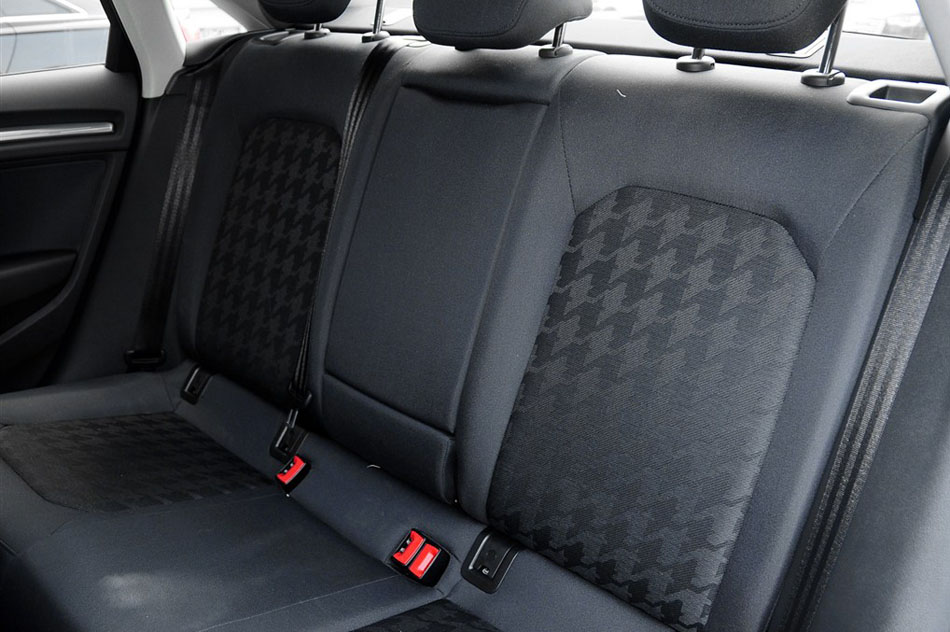 2014款 Limousine 35 TFSI 时尚型 座椅空间