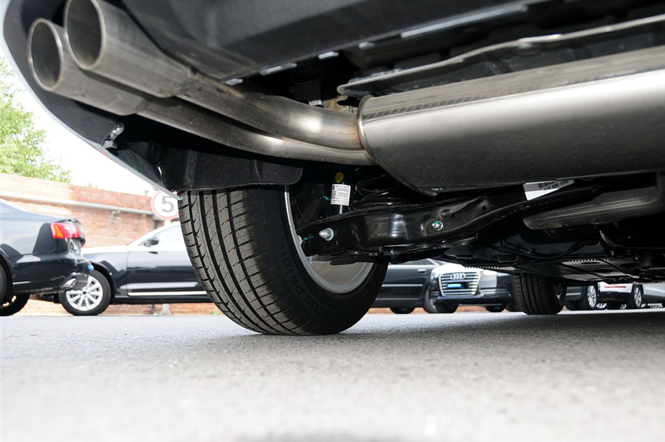 2014款 Limousine 35 TFSI 时尚型 引擎底盘