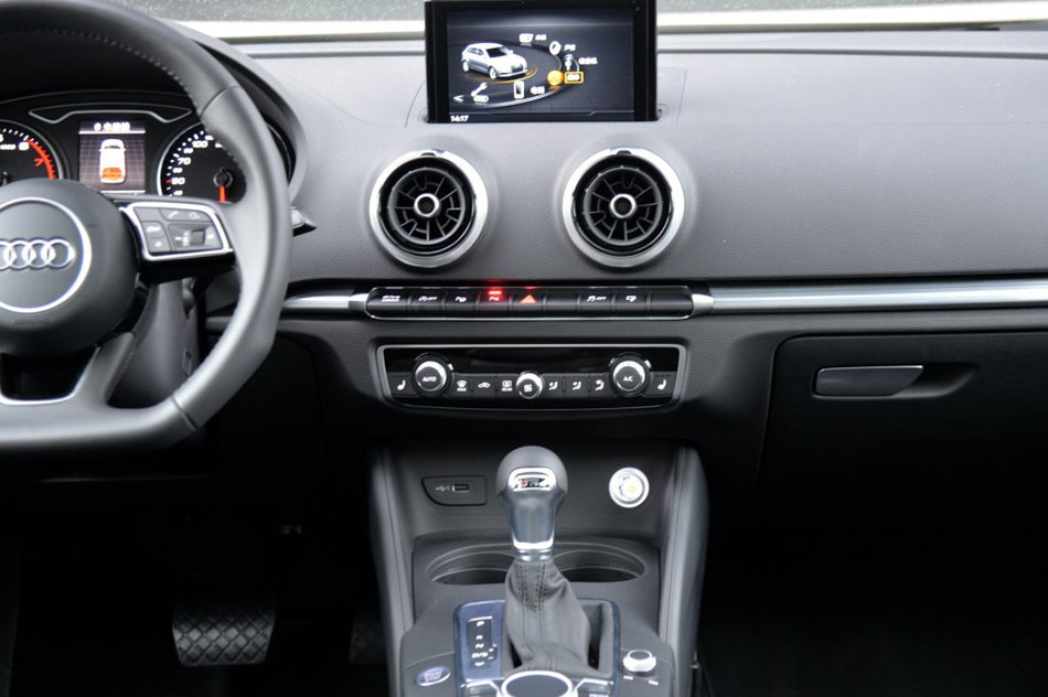 2017款 Sportback 40 TFSI 运动型 内饰