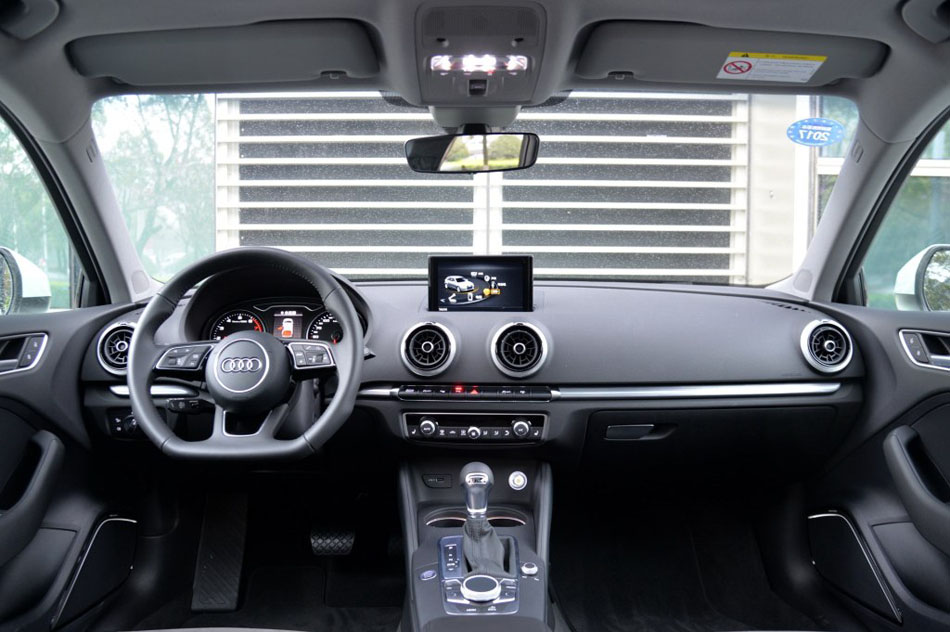 2017款 Sportback 40 TFSI 运动型 内饰