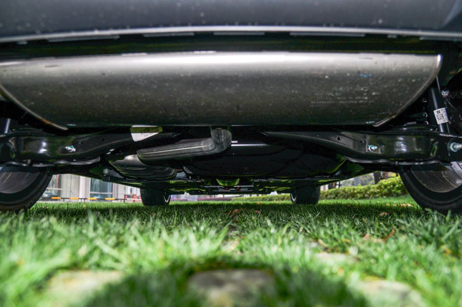 2017款 Sportback 40 TFSI 运动型 引擎地盘