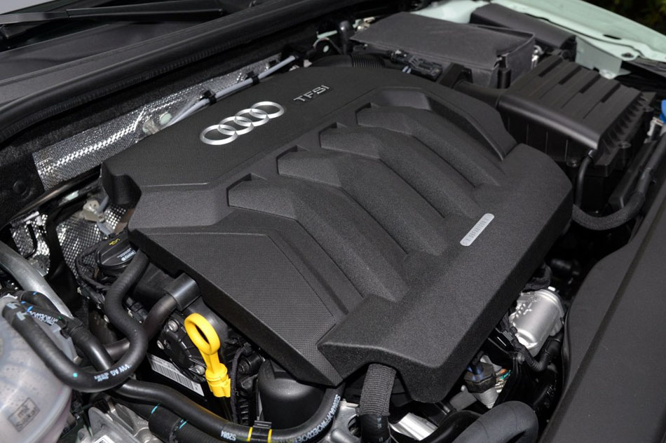 2017款 Sportback 40 TFSI 运动型 引擎地盘