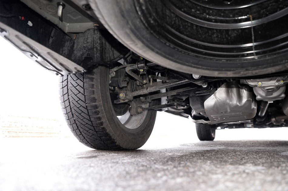 2017款 2.0T 四驱智尊版 引擎地盘