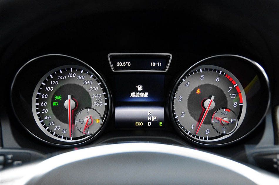 2015款 GLA 260 4MATIC 内饰