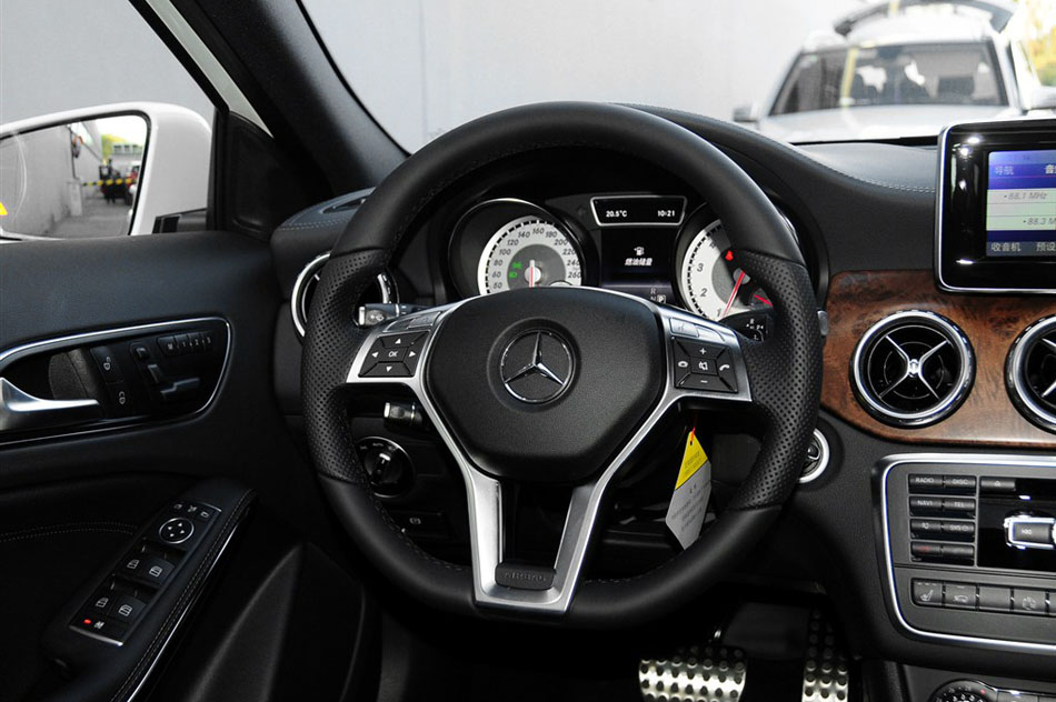 2015款 GLA 260 4MATIC 内饰