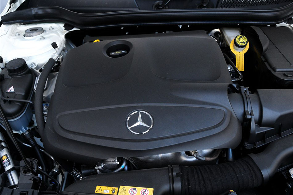 2015款 GLA 260 4MATIC 引擎底盘